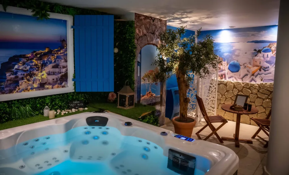 Spa privatif ambiance Santorin à Paris